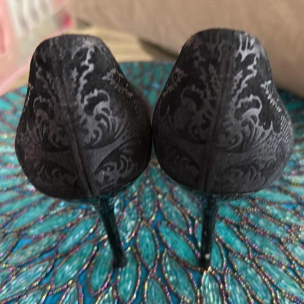 $895 Gucci black stiletto heels - Picture 7 of 11
